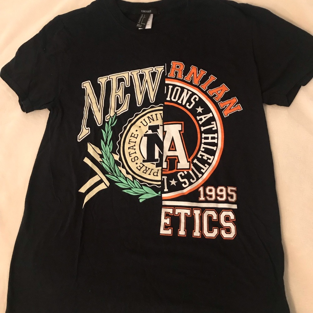 graphic tee